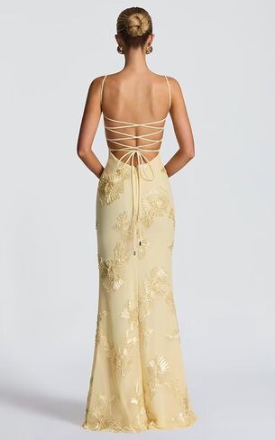 UZN 3D Floral Bridesmaid Dresses Long Sweetheart for Women Spaghetti Straps Formal Evening Party Gowns in Saudi Arabia