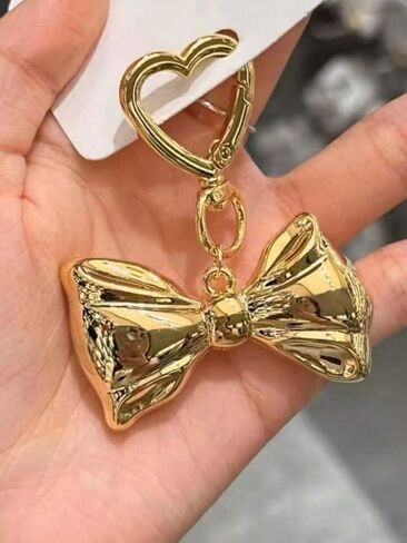 لطيف الكرتون معلقة المفاتيح السيارة العالمية Keyrings حقيبة الظهر Kawaii الزخرفية مفتاح سلسلة هدية للأصدقاء in Saudi Arabia