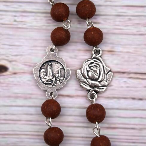 Rosarium Industria de Artigos Religiosos Catholic Handmade Scented Our Lady of Fatima Rose Petal Rosary Beads for Woman Made in Portugal in Saudi Arabia