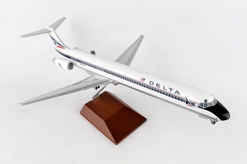 Daron Skymarks American Airlines MD-80 Old Livery Airplane Model Building Kit 1/150-Scale in Kuwait