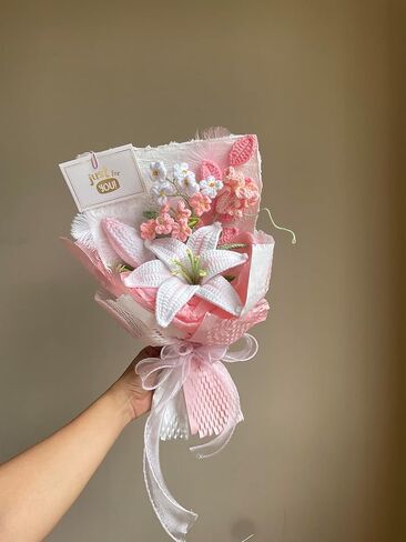 ANNE'S GIVERNY White Pink Lily Crochet Flowers Bouquet, Fully Wrapped| Luxury Floral Decor |Gift for Birthdays & Holidays, Anniversary,Handmade Gift for Girlfriend, Wife in Saudi Arabia