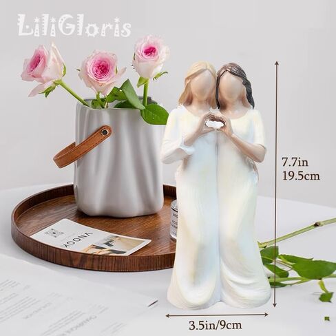 تماثيل الأخت LiliGloris - أفضل هدايا الأصدقاء للنساء، تمثال أبيض كريمي مطلي يدويًا مع إيماءة قلب الإصبع، هدية عيد ميلاد ذات مغزى للأخت Bestie، ديكور مكتب المنزل in Kuwait