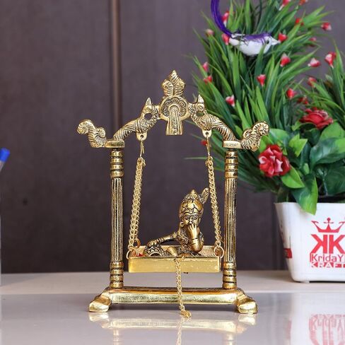 تمثال KridayKraft Laddu Gopal على تمثال Jhulla Palana المعدني المطلي بالذهب ديكور منزلك، مكتب معدني كريشنا مورتي، تماثيل تحفة فنية، مقالة هدية دينية. in Saudi Arabia
