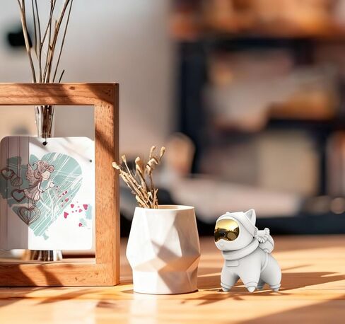 ZMLOOK Mini Space Cat Statue White 2.26X1.28X2.31 feet Astronaut Cat Statue Suitable for Desk, Living Room, Bedroom Decoration, Gift for Space cat Lovers in Saudi Arabia