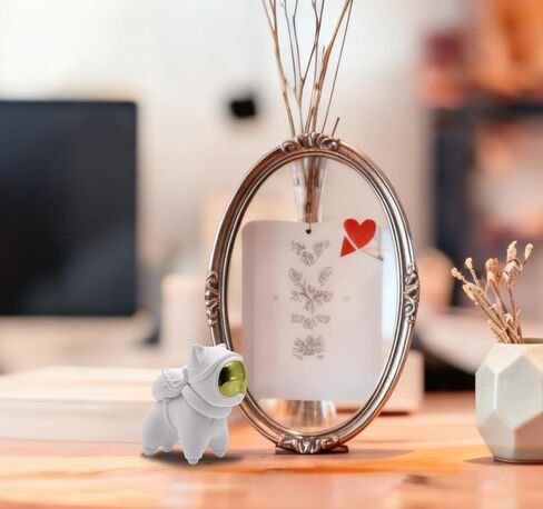 ZMLOOK Mini Space Cat Statue White 2.26X1.28X2.31 feet Astronaut Cat Statue Suitable for Desk, Living Room, Bedroom Decoration, Gift for Space cat Lovers in Saudi Arabia