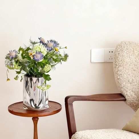 مزهرية سيراميك من الكروم السائل - مزهرية فضية مزخرفة بطول 5.32 بوصة وارتفاع 7.10 بوصة، مزهرية معدنية على شكل كيس ورقي واسع الفم حديث لديكور المنزل مثل الطاولة والرف وتزيين غرفة المعيشة in Kuwait