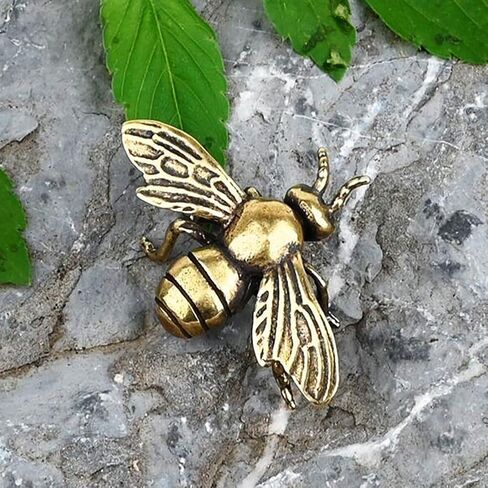IUYYPU Set of 3 Handcrafted Vintage Brass Bee Figurines – Exquisite Gold Decor for Home & Office, Thoughtful Gift & Timeless Collectible – Ideal for Nature Lovers & Craft Projects in Saudi Arabia
