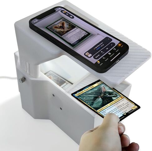 ScanStand لبطاقات التداول القياسية الحجم - مسح بطاقات MTG دون عناء مع ماسحة بطاقات تداول Manabox و Magic TCG ، وفحص أسعار سريعة ، حصريًا لمستخدمي Manabox - White in Kuwait