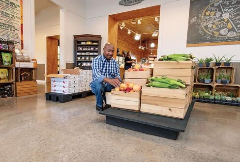 قاعدة عرض متينة من شركة Sturdy Essentials، حامل نحيف، رف Dunnage مقاس 6 بوصات متوافق مع كود الغذاء العالي | للمستودعات والتخزين والجزء الخلفي من المنزل والمبردات | 48 بوصة عرض × 18 بوصة عمق × 6 بوصة ارتفاع in Kuwait