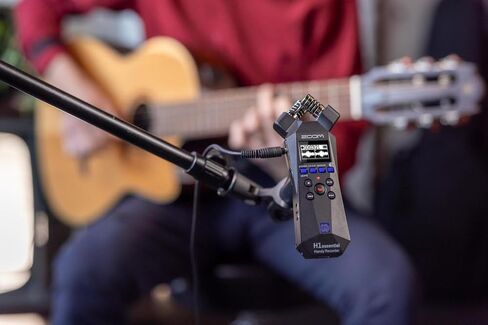 جهاز تسجيل ستيريو مفيد من Zoom H1essential مع تعويم 32 بت، وإمكانية الوصول، وميكروفون X/Y، والتسجيل على بطاقة SD، وميكروفون USB، محمول in Kuwait