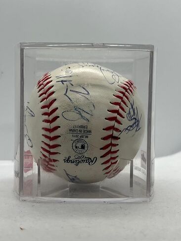 نولان رايان توأم بيسبول موقع مع توقيعات أخرى من قاعة المشاهير وغيرهم من لاعبي البيسبول القدامى - يتم شحنه في مكعب البيسبول in Saudi Arabia