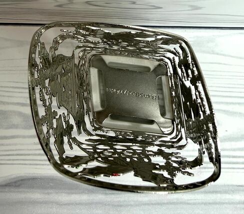 Bath & Body Works Christmas Metallic Bling Bells with Green Holly & Red Bows Gentle Foaming Hand Soap Holder in Kuwait