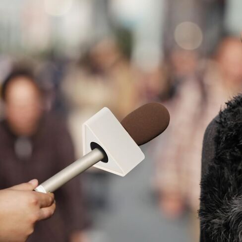 4 قطع من حامل علم الميكروفون من جارنيك، مثلث مربع على شكل مكعب، محطة ميكروفون للمقابلة، محطة علم للعروض المسرحية، عرض ميكروفون محمول باليد in Saudi Arabia