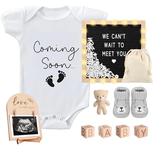 9 PCS Adpressed Agrencerces ، تشمل أحذية Baby Babysuit Board Board Board و Sign Sign Surprise إعلان مفاجئ لـ Grandparents Partner Family Family (White Come-Soon-Grey Shoe) in Kuwait