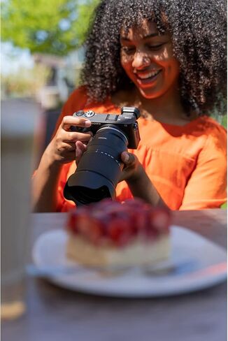 عدسة تكبير Tamron 18-300 مم F/3.5-6.3 Di III-A VC VXD لكاميرات Canon RF Mount APS-C بدون مرآة طراز B061 مع حقيبة ظهر للتصوير الفوتوغرافي ديكو جير + مجموعة مرشح FLD وملحقات مستقطب الأشعة فوق البنفسجية in Kuwait