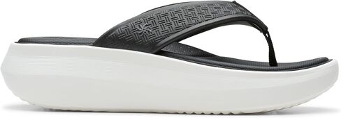 حذاء رياضي نسائي من Clarks in Kuwait