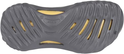 Crocs Unisex-Adult Echo Wave Clogs in Kuwait