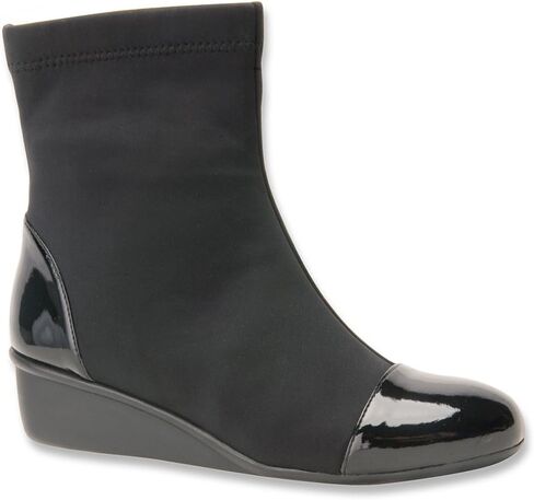Ros Hommerson Women's Easton in Saudi Arabia