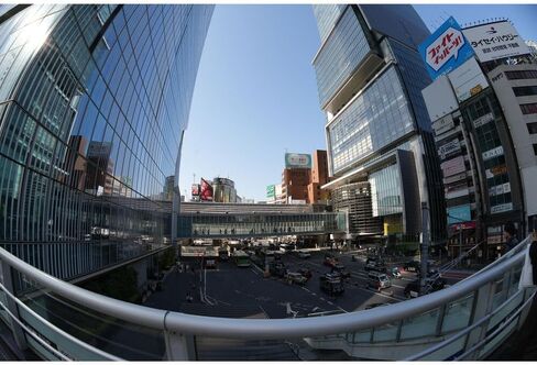 Venus Optics Laowa 8-15mm f/2.8 Fisheye Lens (Canon RF) in Saudi Arabia