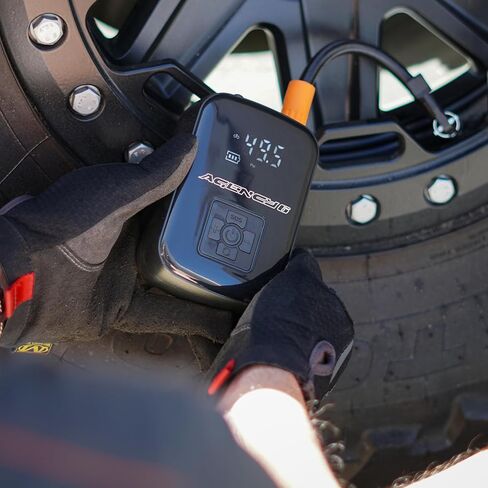 ضاغط هواء صغير من Agency 6 - منفاخ إطارات محمول للسيارة والشاحنات والدراجات النارية والمزيد - قابل لإعادة الشحن - مقياس ضغط الإطارات الرقمي للقراءة in Kuwait