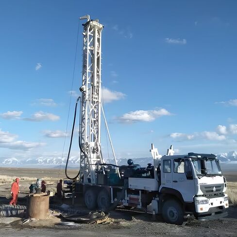 جهاز الحفر المثبت على شاحنة للخدمة الشاقة | نظام الحفر الهيدروليكي الذكي | التحكم التلقائي في الضغط | حفر الصخور والتربة متعدد الطبقات | مولد متكامل بقدرة 30 كيلو وات in Kuwait