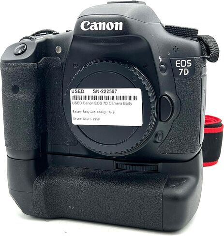 هيكل كاميرا Canon EOS 7D Digital SLR مستعمل in Kuwait