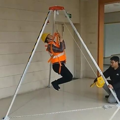 حامل ثلاثي القوائم للإنقاذ في حالات الطوارئ، حامل ثلاثي محمول بوزن 1200 رطل للأماكن المحصورة للآبار العميقة والخنادق ومعدات الرفع الثقيلة لعمليات السلامة والإنقاذ in Kuwait
