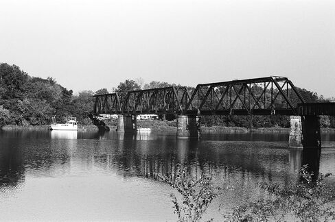 Single Roll — Student-Friendly Latitude, Faster Starts: 35 mm Black and White Film for 35 mm Camera, ISO400 35mm Film Keeps Class Projects Steady for Travel and Education ﻿ in Saudi Arabia