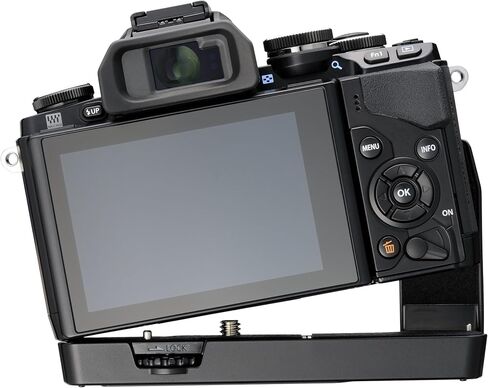 قبضة OM SYSTEM Olympus ECG-1 للكاميرا الرقمية Olympus OM-D E-M10 (أسود) in Saudi Arabia