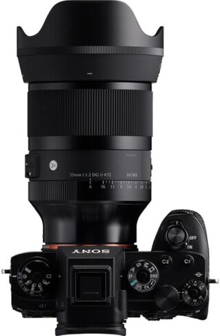 مجموعة عدسات Sigma 35mm f/1.2 DG II Art المتوافقة مع Sony E Mount (إطار كامل) مع فلتر للأشعة فوق البنفسجية + حافظة غطاء العدسة + مجموعة تنظيف + قطعة قماش للتنظيف (5 قطع) in Kuwait
