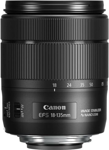 عدسة كانون EF-S 18-135mm f/3.5-5.6 IS USM | تكبير APS-C متعدد الاستخدامات مع تثبيت الصورة البصري والتركيز التلقائي السريع Nano USM والنطاق البؤري الواسع | للفيديو والصور اليومية (1276C002) + بطاقة سعة 64 جيجابايت + حقيبة in Kuwait