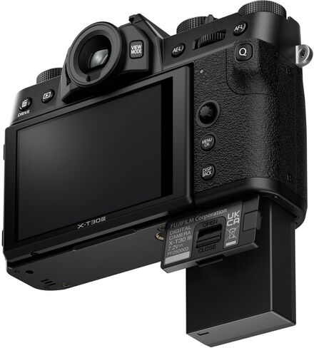 حزمة هيكل كاميرا FUJIFILM X-T30 III بدون مرآة (أسود) مع بطارية NP-W126S إضافية، وشاحن مزدوج، وبطاقة SD سعة 64 جيجابايت، والمزيد من الملحقات المتقدمة in Saudi Arabia