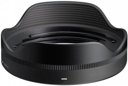 عدسة سيجما 12 ملم f/1.4 DC معاصرة متوافقة مع حزمة FUJIFILM X Mount (APS-C) مع فلتر للأشعة فوق البنفسجية + حافظة غطاء العدسة + مجموعة تنظيف + قطعة قماش للتنظيف (5 قطع) in Kuwait
