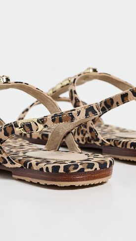 صندل نسائي مزين بنقشة الفهد من Mystique in Kuwait