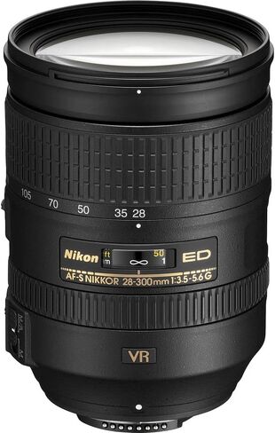 عدسة Nikon AF-S NIKKOR مقاس 28-300 مم وببؤرة f/3.5-5.6G ED VR (2191) + بطاقة ذاكرة سعة 64 جيجابايت + طقم مرشح + حقيبة ظهر + قارئ بطاقات + برنامج Corel للصور + حامل ثلاثي القوائم مرن + حافظة للأغطية + طقم تنظيف (متجدد) in Saudi Arabia