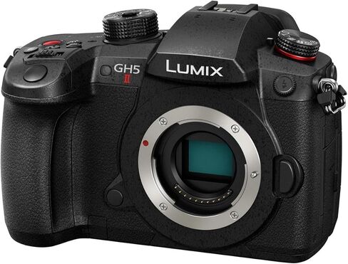 مجموعة كاميرا باناسونيك LUMIX GH5II بدون مرآة مع بطاقة SD سعة 128 جيجابايت، وحقيبة، وبطارية إضافية، وشاحن، وحزام معصم، وواقي شاشة، ومجموعة تنظيف in Saudi Arabia