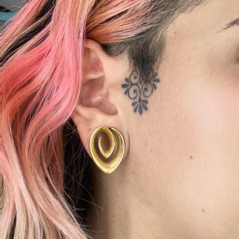 LADEMAYH Saddle Plugs for Ears Gauges, Gold 7/8 inch Spiral Gauges for Ears, Stainless Steel 316L Ear Tunnels Gauges for Men Ear Stretching Gauge Earrings for Women in Saudi Arabia