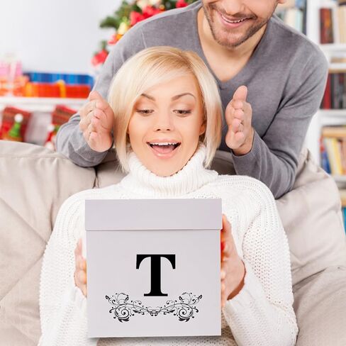 صندوق هدايا حروف Jaywayang مع غطاء وشريط ومناديل ملتوية، صندوق هدايا أبيض وأسود مقاس 8.7 بوصة للرجال والنساء وأعياد الميلاد وحفلات استقبال المولود الجديد والذكرى السنوية وحفلات الزفاف (حرف متوسط ​​J) in Kuwait