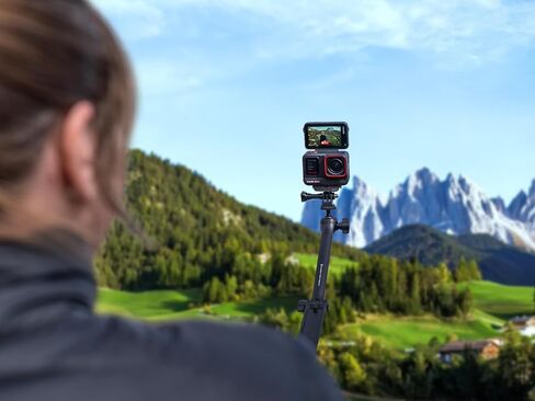 Insta360 Ace Pro - كاميرا أكشن مقاومة للماء مصممة بالتعاون مع لايكا، مستشعر رئيسي 1/1.3 بوصة، 8K24، 4K120 إطارًا في الثانية، 48 ميجابكسل، Active HDR، شاشة قلاب 2.4 بوصة|تتضمن الحزمة حزمة دراجة، عصا سيلفي، 256 جيجابايت in Saudi Arabia
