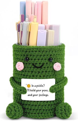 Skydue Crocheted Pen & Pencil Holder مع بطاقة ملهمة - منظم مكتب مصنوع يدويًا للمكتب والمدرسة والمنزل - كوب ديكور مكتب وظيفي in Saudi Arabia