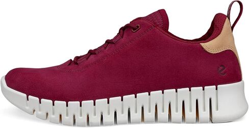 حذاء رياضي نسائي من ECCO، مقاس 5-5.5 in Kuwait