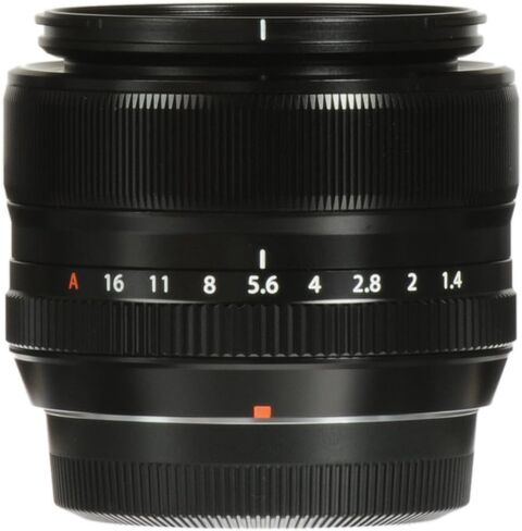 عدسة FUJIFILM XF مقاس 35 مم f/1.4 R مع بطاقة SD سعة 64 جيجابايت وملحقات متقدمة in Kuwait