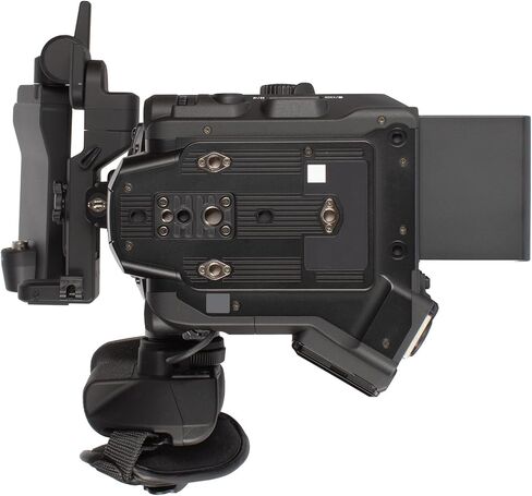 كاميرا سينما كانون EOS C300 Mark III | مستشعر احترافي سوبر 35 DGO | الحل المعياري لصناعة الأفلام للإنتاج التجاري الوثائقي الإذاعي (CANEOSC300M3) + حقيبة + المزيد (متجدد) in Kuwait
