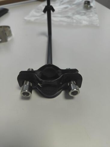 ذراع جانبي 0.75 بوصة إلى 1 بوصة حامل عمود مستدير لكاميرا المسار، دعامة تثبيت شديدة التحمل مع رأس دوار 360 درجة لكاميرات الصيد والألواح الشمسية، مشبك فولاذي قابل للتعديل in Kuwait