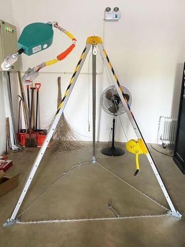 Rescue Tripod and Winch 1200lbs 1800lbs 2600lbs, Heavy Duty Confined Space Tripod for Sewer Well Pipelines, Portable Stretchable Firefighting Rescue Tripod, 2600LBS in Saudi Arabia