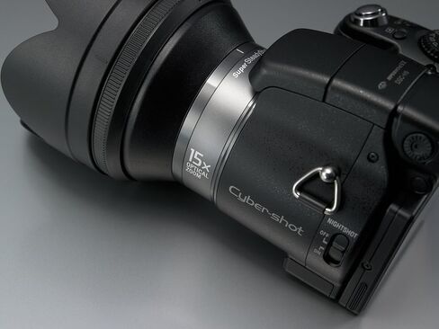 CL) U) SONY DSC-H9 BLACK DIGITAL CAM in Saudi Arabia