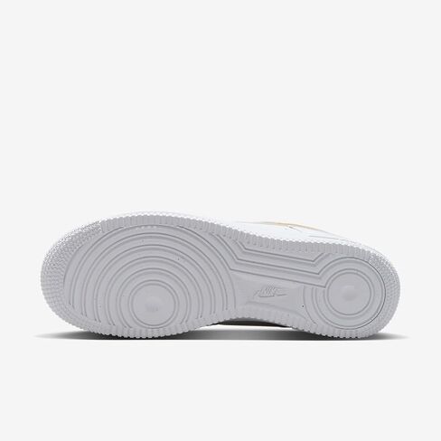 حذاء Nike Air Force 1 '07 Next Nature للنساء (أبيض/ذهبي معدني) in Kuwait