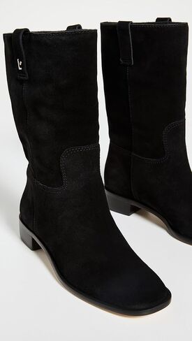 أحذية Larroude النسائية ذات الرقبة الطويلة in Kuwait