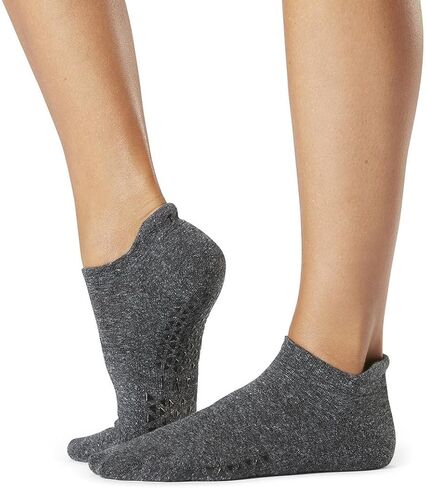 TAVI NOIR Women’s Savvy Non-Slip Socks - Grip Barre, Dance, Pilates, Yoga Socks, Small, Indigo Wave Stripe in Kuwait