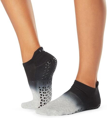 TAVI NOIR Women’s Savvy Non-Slip Socks - Grip Barre, Dance, Pilates, Yoga Socks, Small, Indigo Wave Stripe in Kuwait